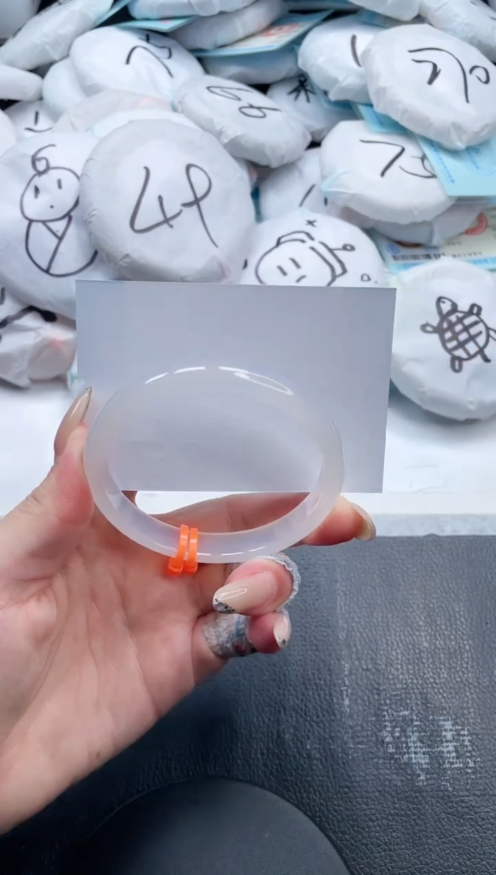 石英质玉手镯未镶嵌28V52-60