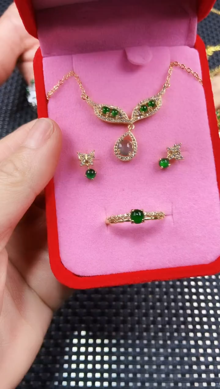 【闪购商品】翡翠套链未镶嵌111111111