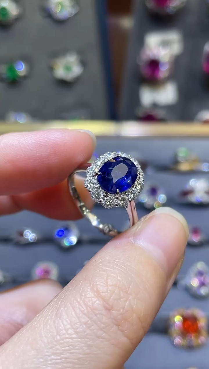 【闪购商品】蓝宝石戒指18K金镶嵌/2.16ct