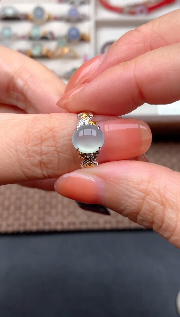 18K金镶嵌挂件翡翠1