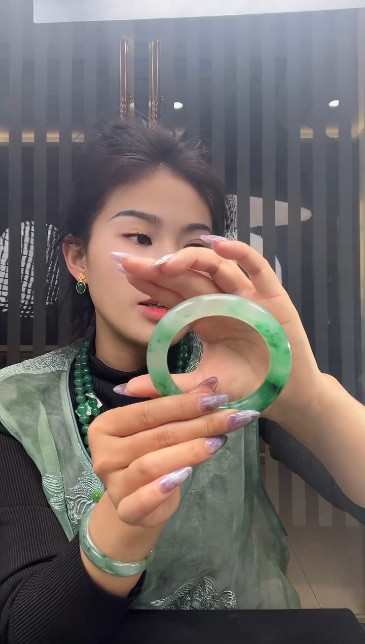 未镶嵌手镯石英质玉20