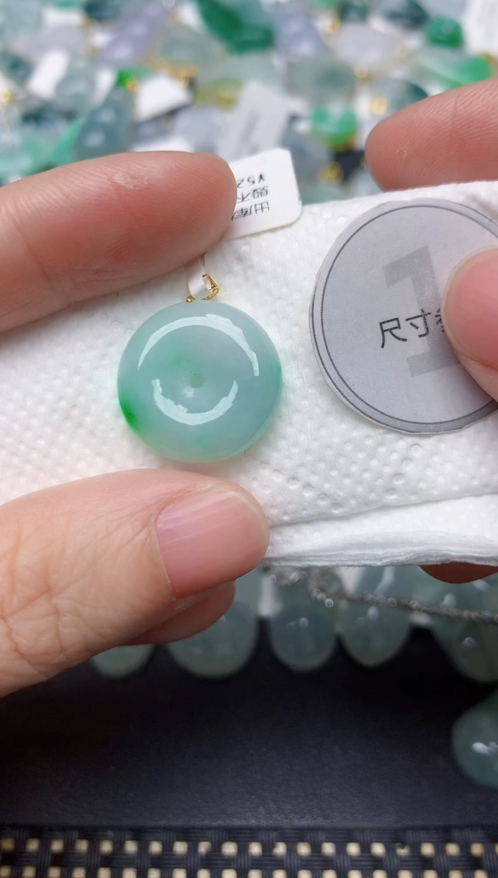 颈饰18K金镶嵌翡翠天然缅甸A货翡翠