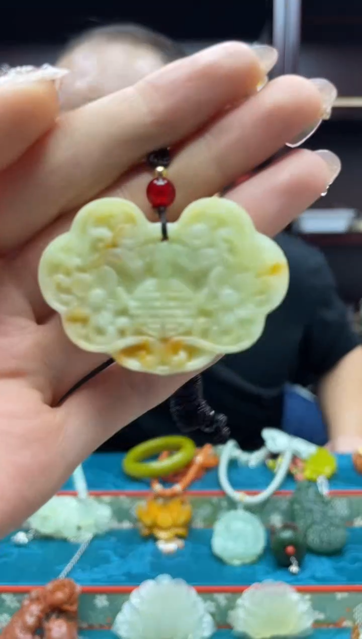 未镶嵌岫玉吊坠·