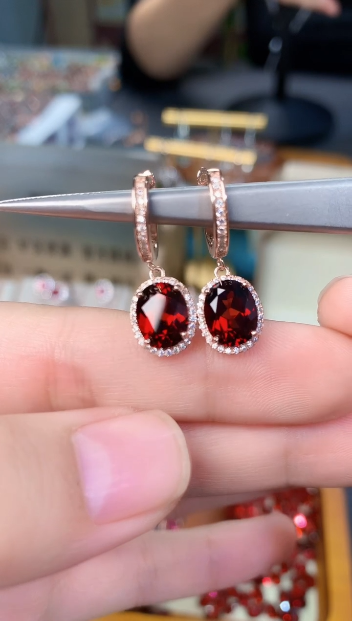 【闪购商品】石榴石耳扣银S925镶嵌天然