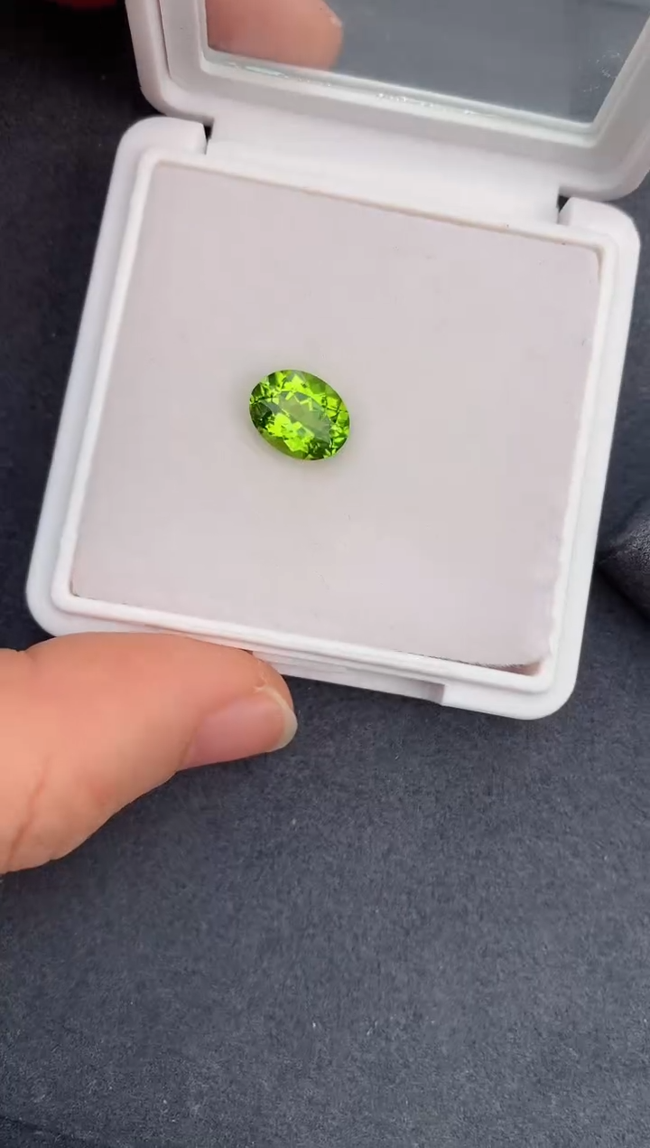 【闪购商品】橄榄石裸石未镶嵌3.1ct橄榄石