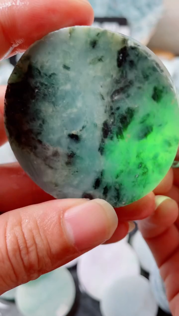 【闪购商品】翡翠颈饰未镶嵌19.......