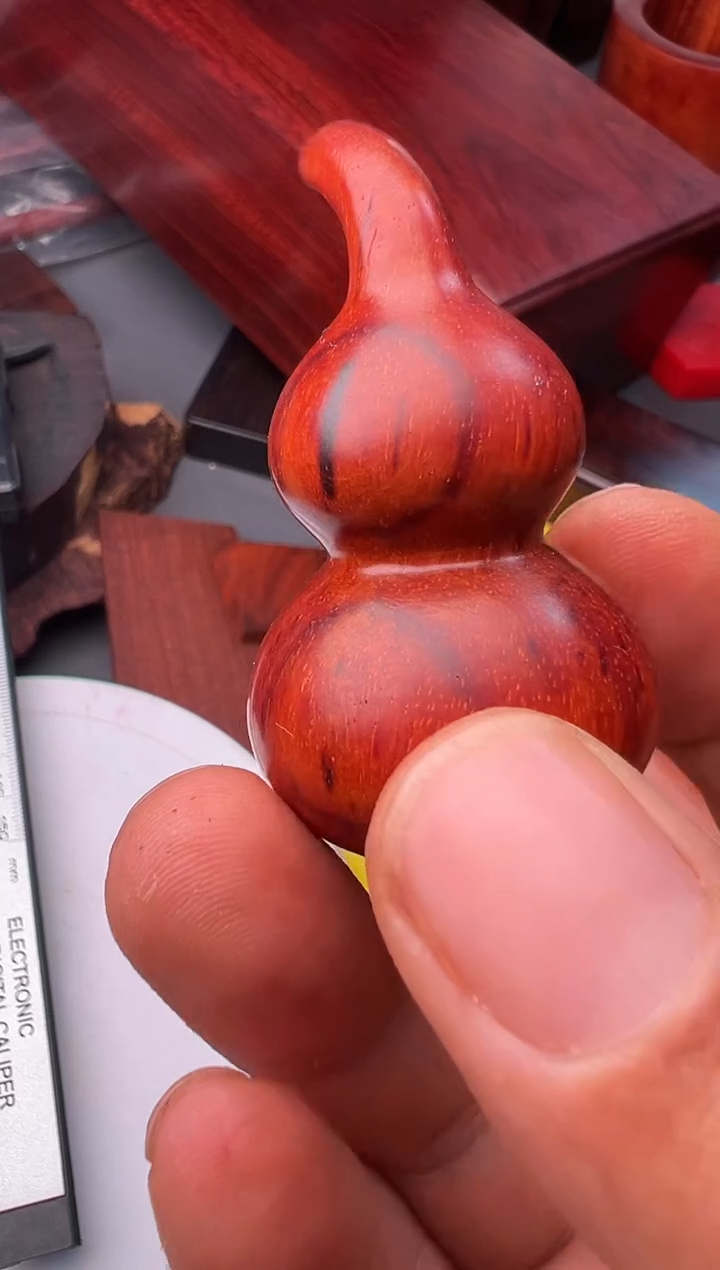 紫檀木类端景台印度小叶紫檀葫芦手把件