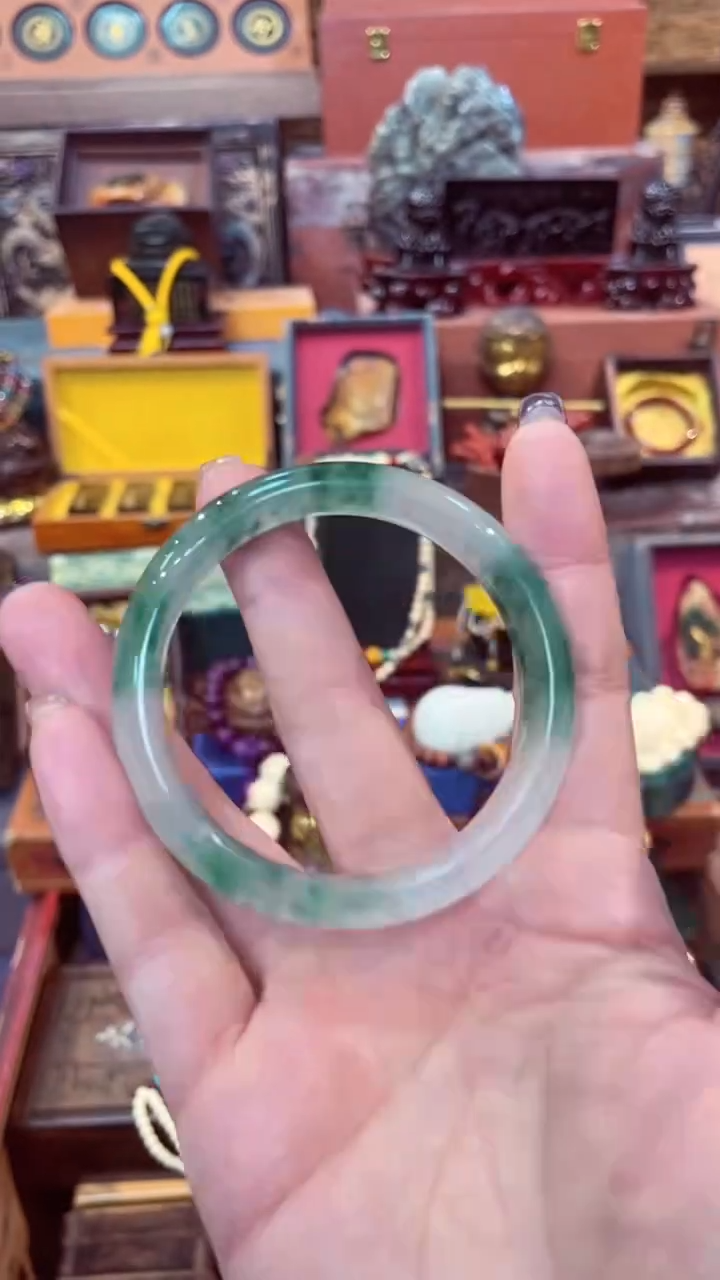 【闪购商品】翡翠手镯未镶嵌               