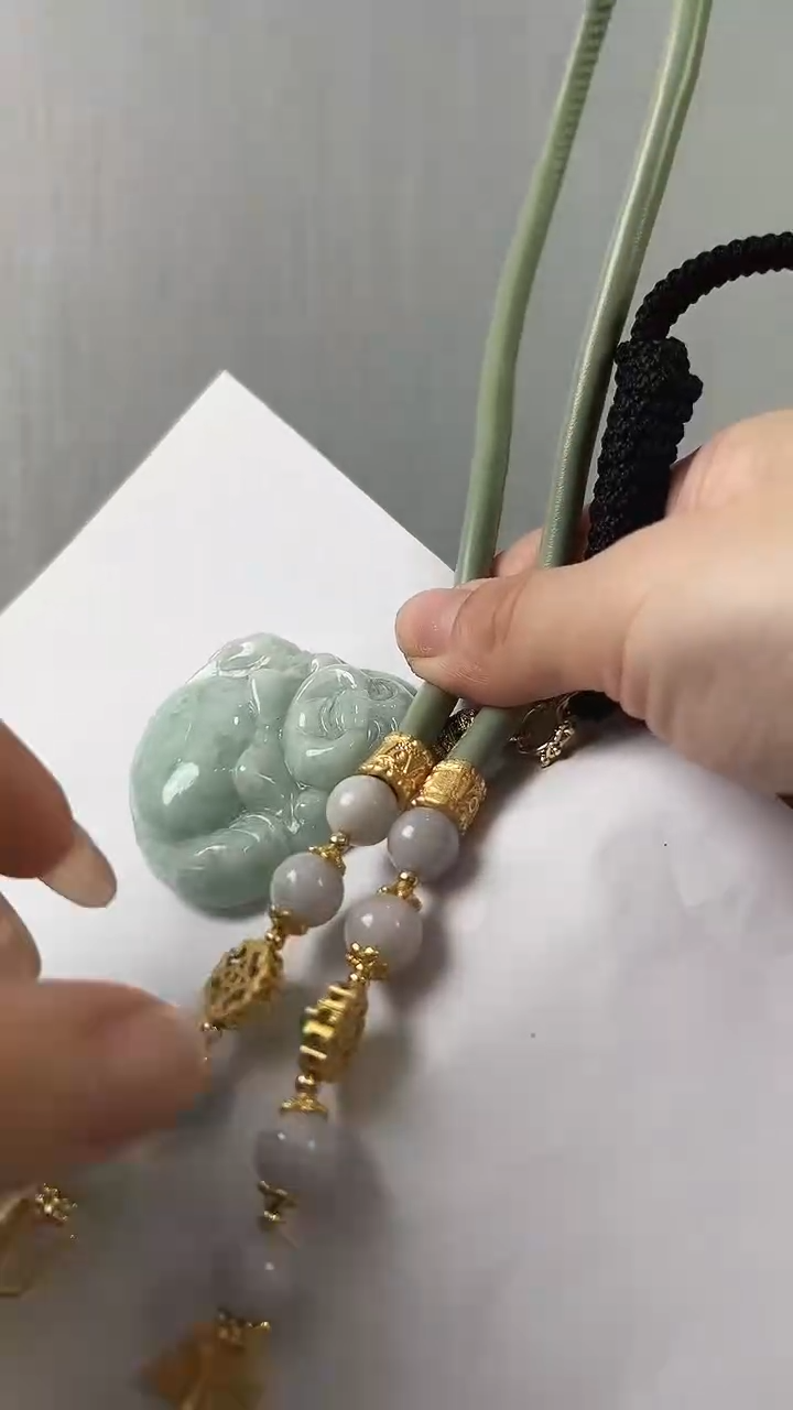 【闪购商品】翡翠颈饰未镶嵌佛