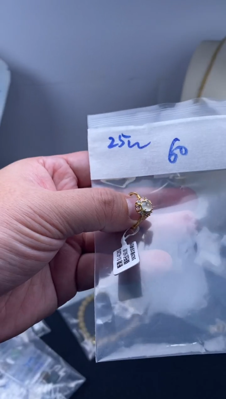 颈饰未镶嵌翡翠天然缅甸翡翠珠子