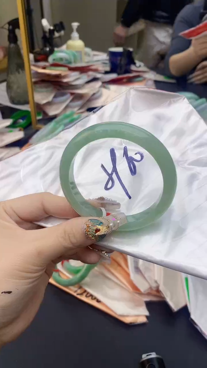【闪购商品】翡翠手镯未镶嵌0095479362