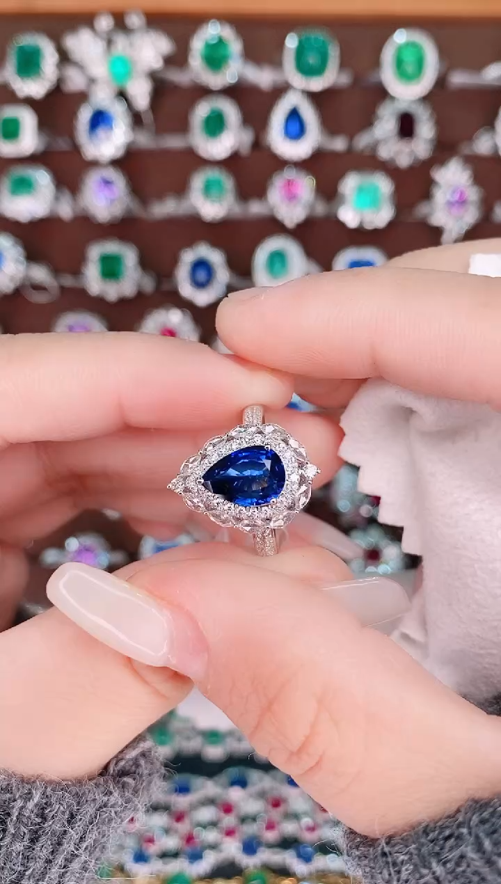 【闪购商品】蓝宝石18K金戒指18K金镶嵌2.31克拉