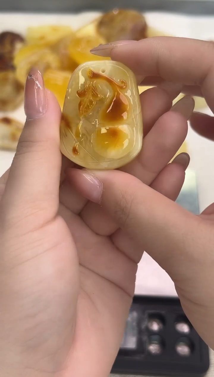 裸石琥珀未镶嵌琥珀蜜蜡吊坠
