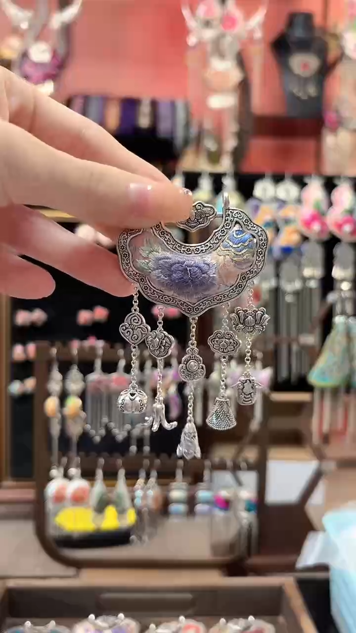 织绣 云织谣民族风精美饰品   200+链子