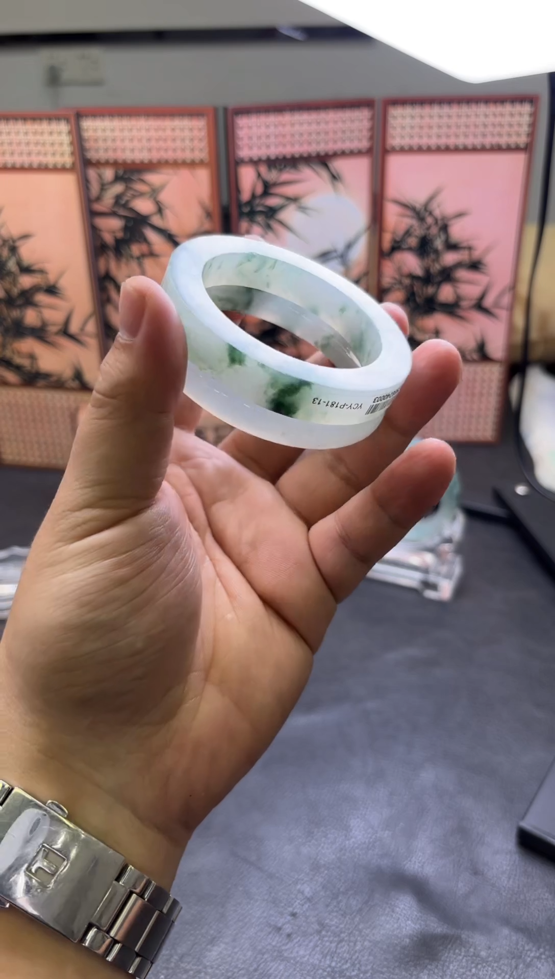 未镶嵌手镯定制翡翠小****?多样性发货