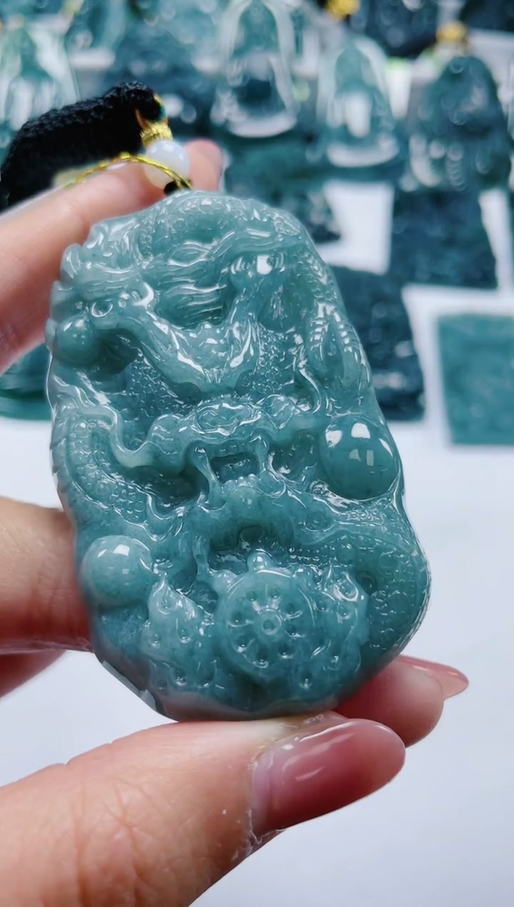 【闪购商品】翡翠颈饰未镶嵌