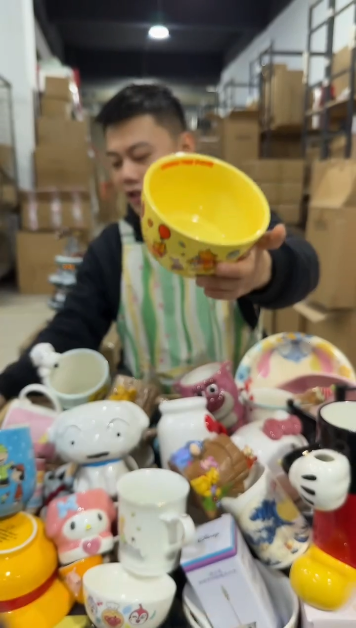 瓷片维尼大碗   