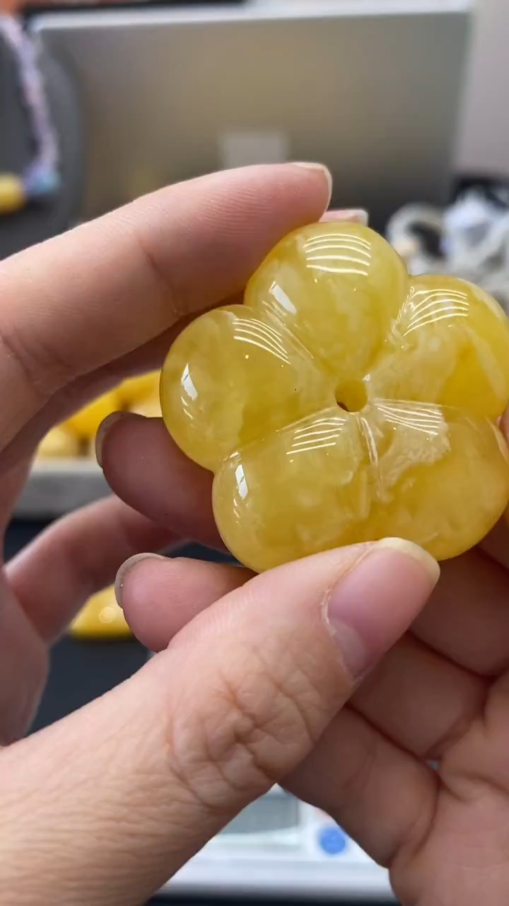 琥珀未镶嵌珠宝奇石954