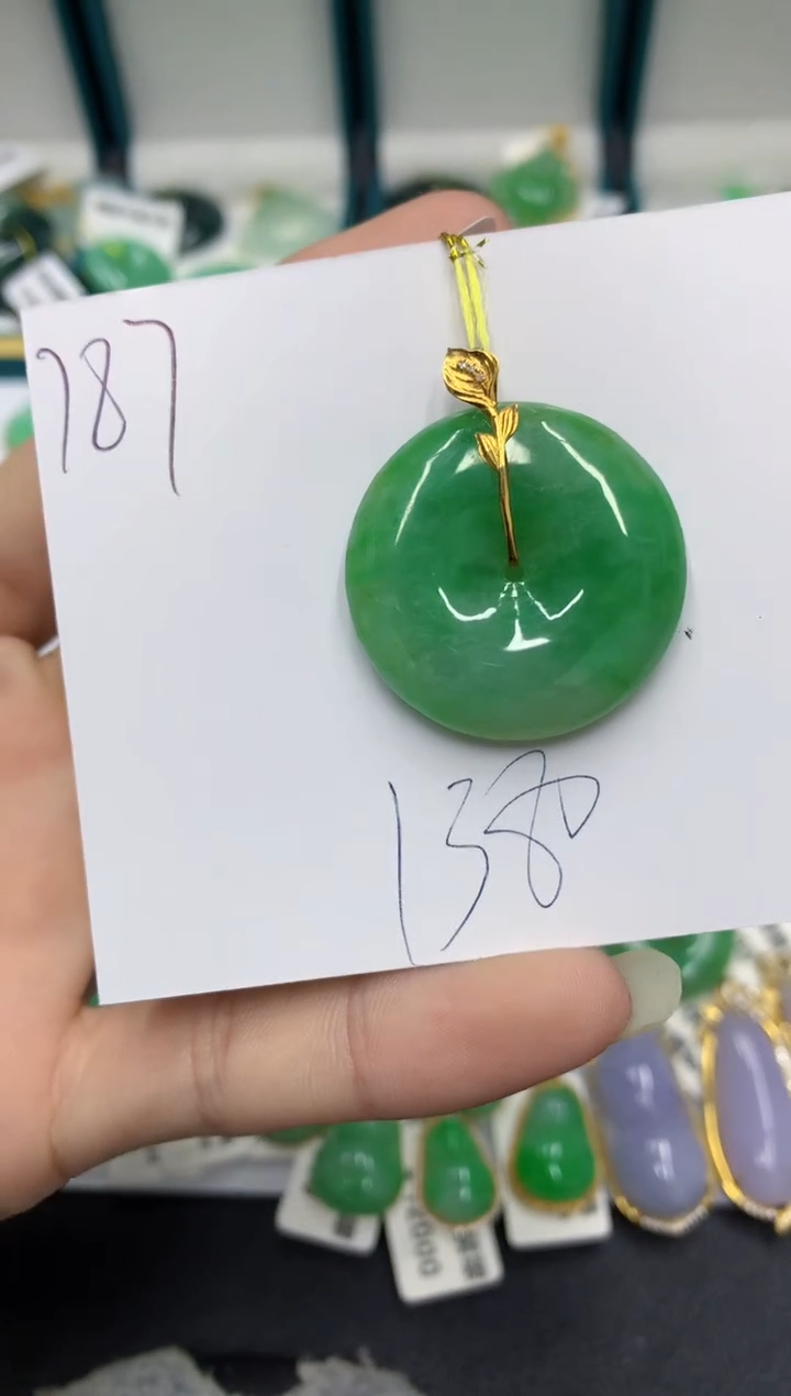 【闪购商品】翡翠颈饰18K金镶嵌翡翠