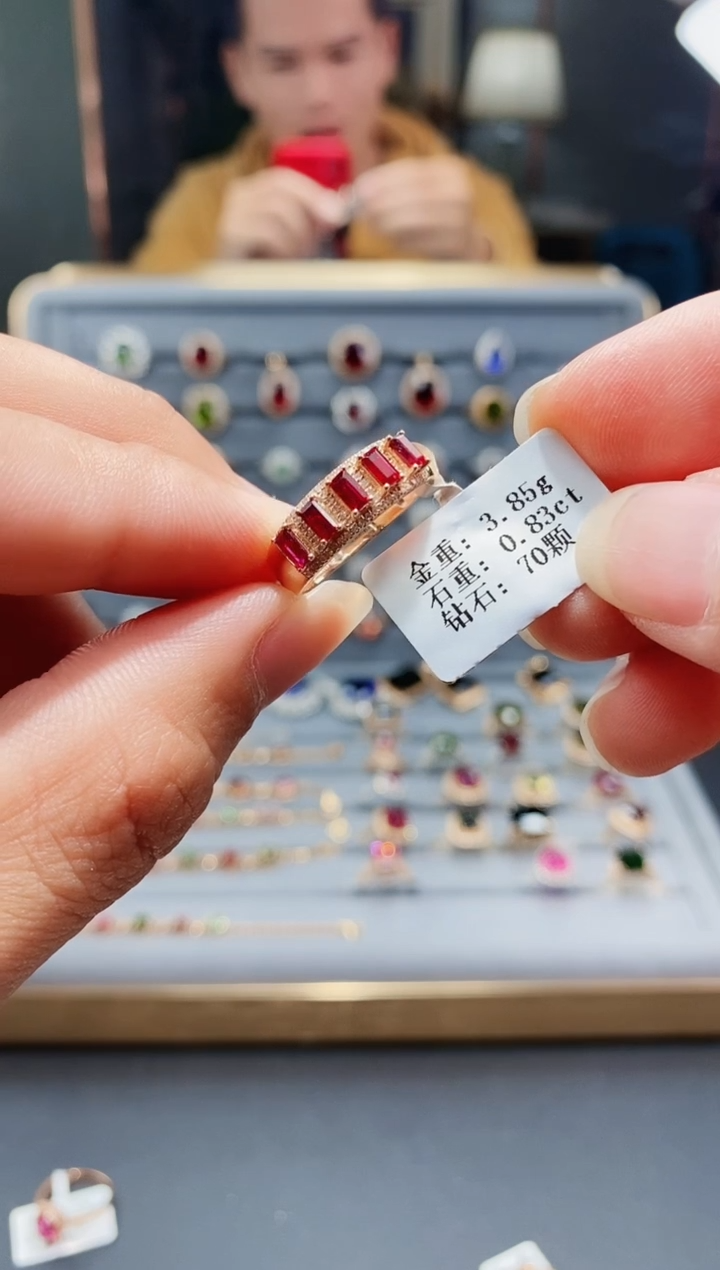 【闪购商品】红宝石戒指18K金镶嵌0.83.