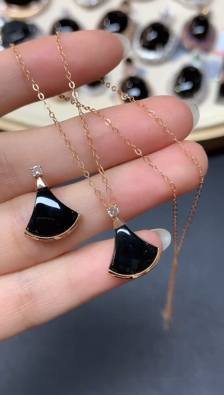 吊坠(赠链)18K金镶嵌翡翠墨翠吊坠|1680多样性发其一