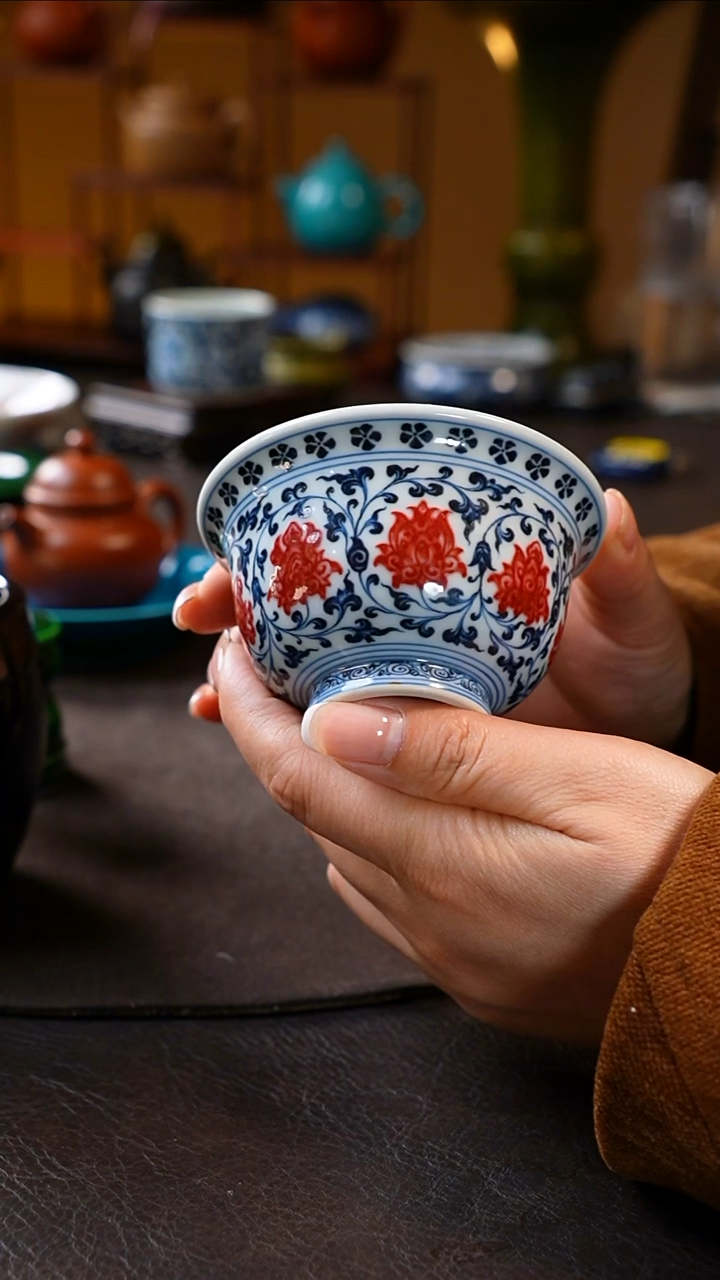 【闪购商品】雲林匠造青花釉里红缠枝莲压手杯