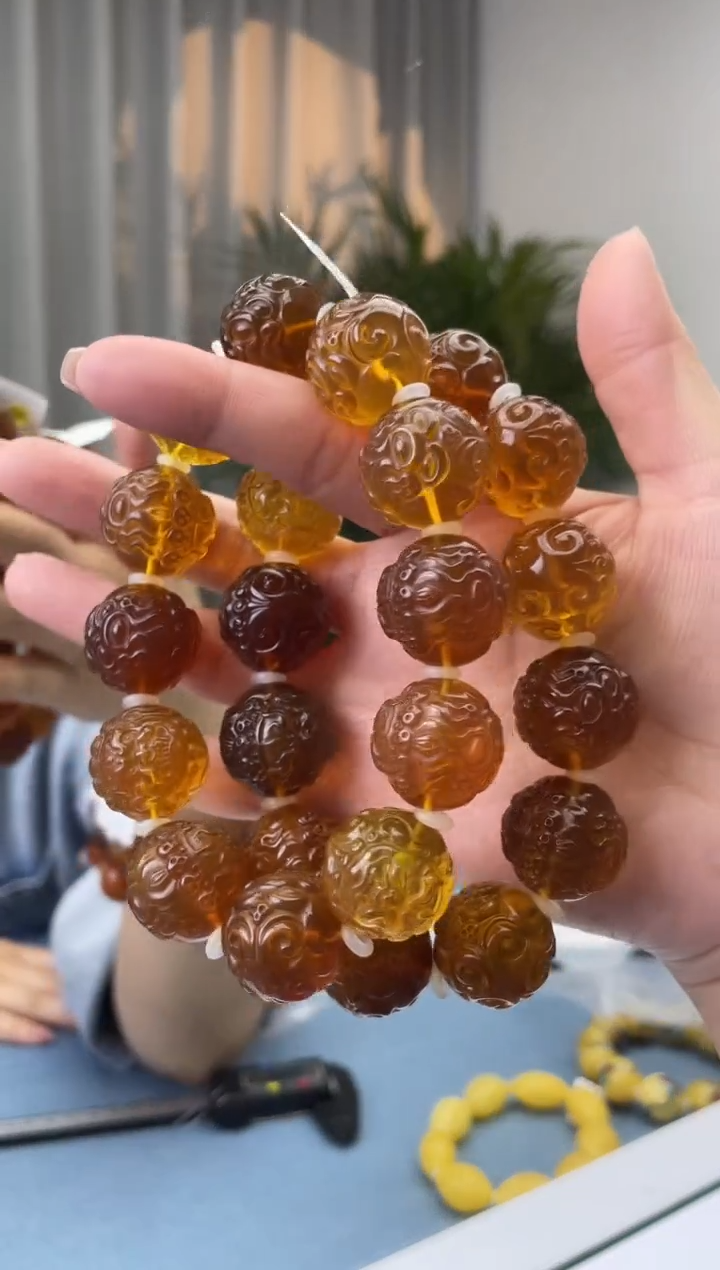 【闪购商品】琥珀珠宝奇石未镶嵌假一罚十，多样性发一件050.19