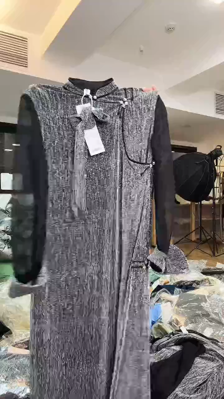 连衣裙长       M码       130斤