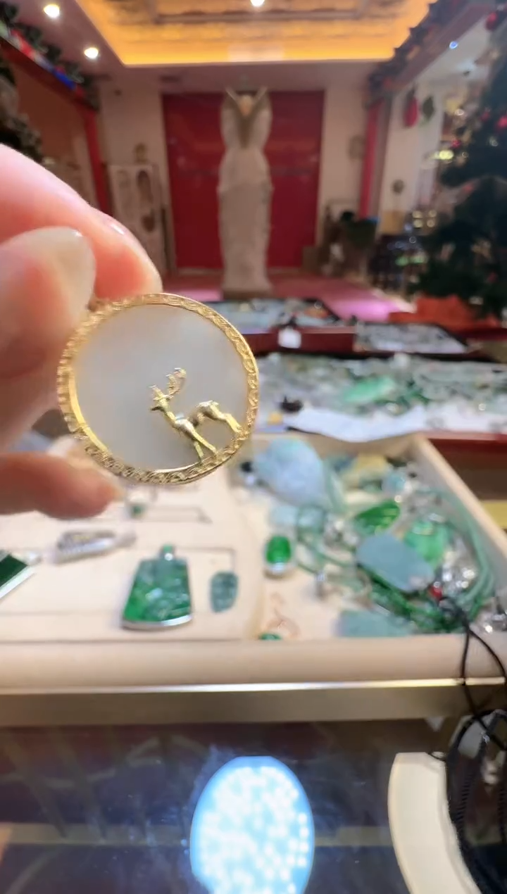 【闪购商品】翡翠吊坠(不含链)未镶嵌翡翠