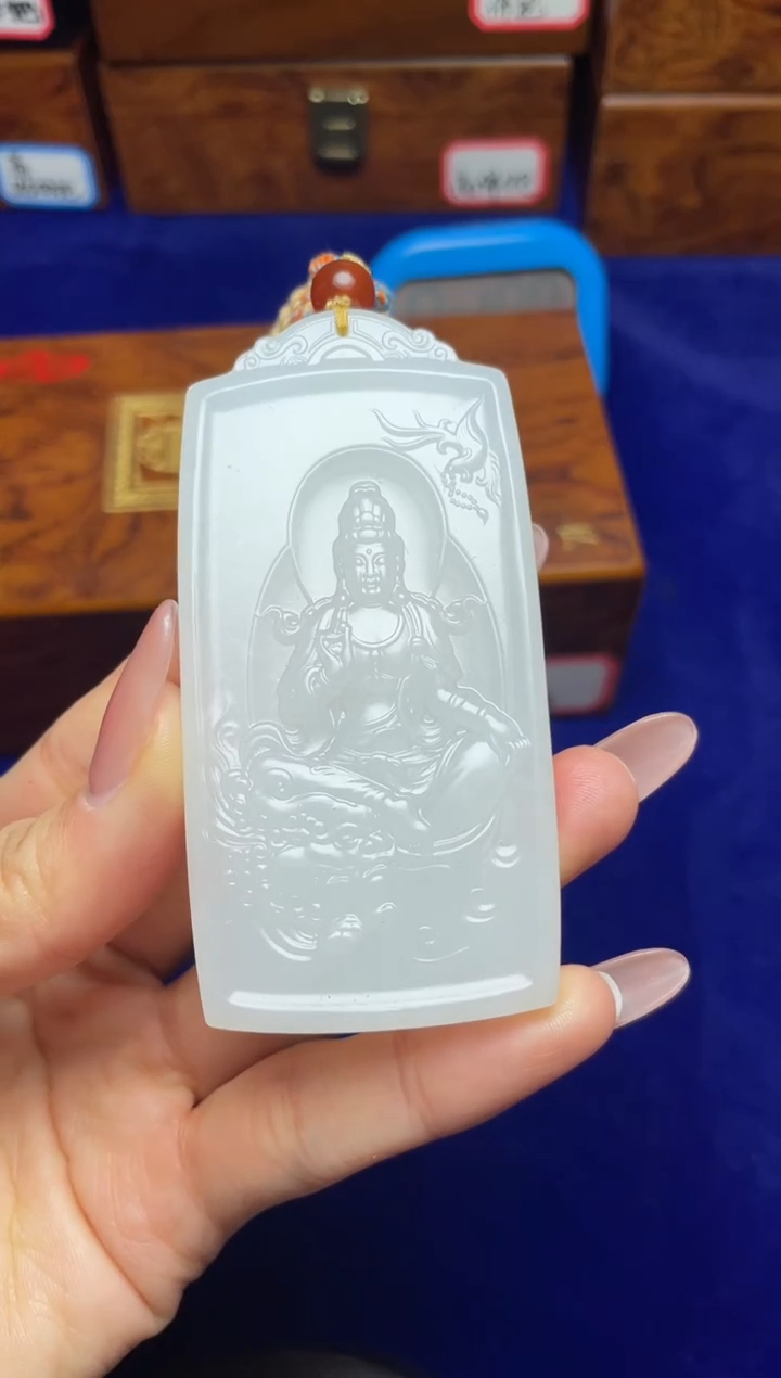 未镶嵌和田玉挂件和田玉