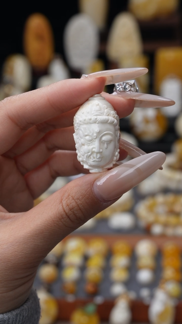 【闪购商品】琥珀裸石未镶嵌6586358685