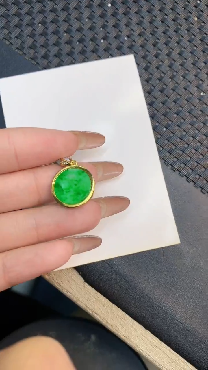 颈饰未镶嵌翡翠1