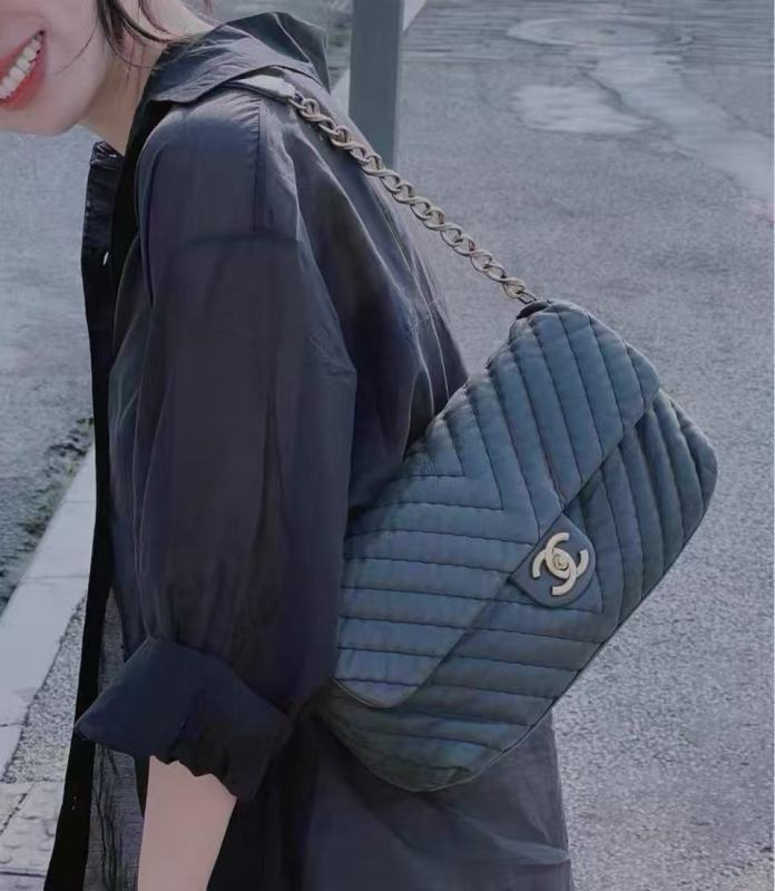 95新 Chanel/香奈儿 蓝金v纹细闪单肩链条包 底长30 14开带卡