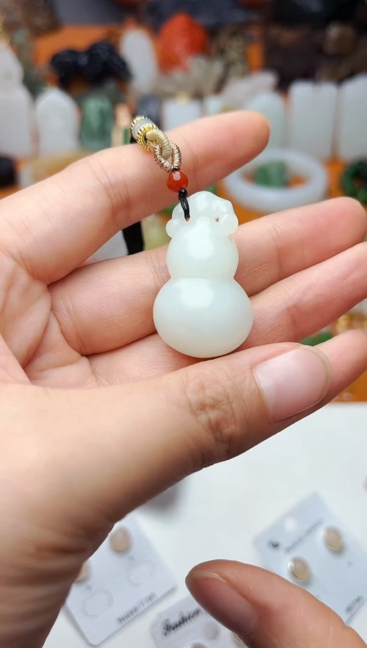【闪购商品】和田玉颈饰未镶嵌葫芦