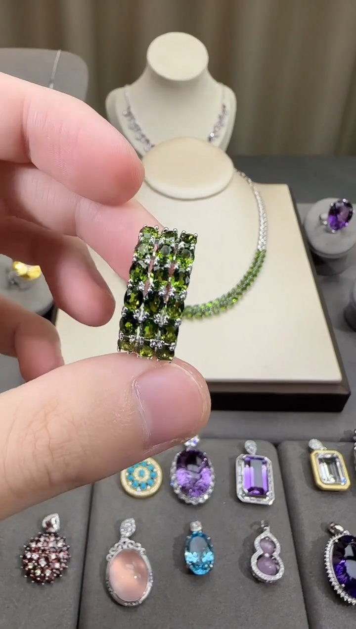 银S925镶嵌透辉石戒指10mm戒指排戒款