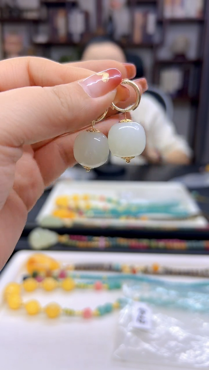 【闪购商品】和田玉耳饰未镶嵌E408