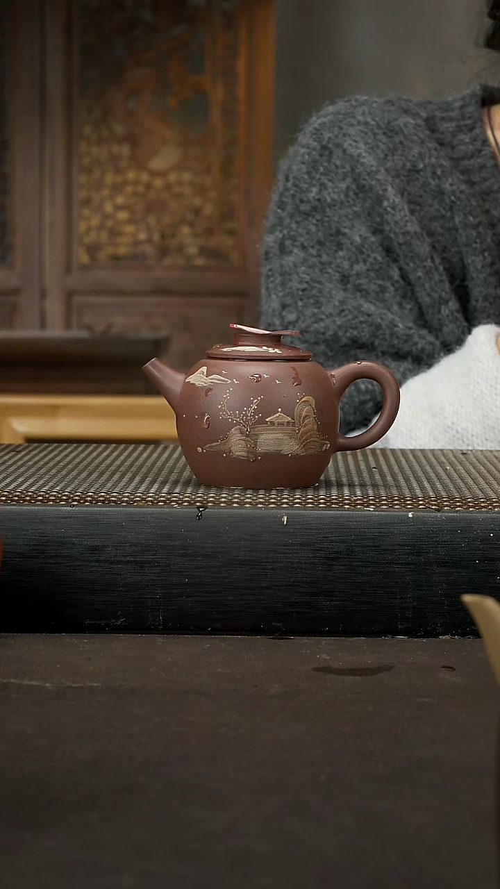 【闪购商品】紫砂茶壶紫泥 泥绘巨轮珠 120cc 086