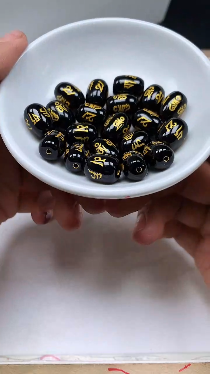 未镶嵌散珠玛瑙/玉髓B314 黑玛瑙六字桶珠 10*13mm3个8.8元