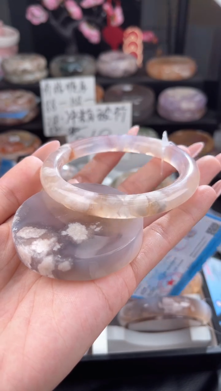 【闪购商品】石英质玉手镯未镶嵌60