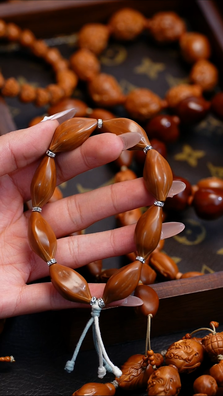 【闪购商品】橄榄核吊坠苏工橄榄核