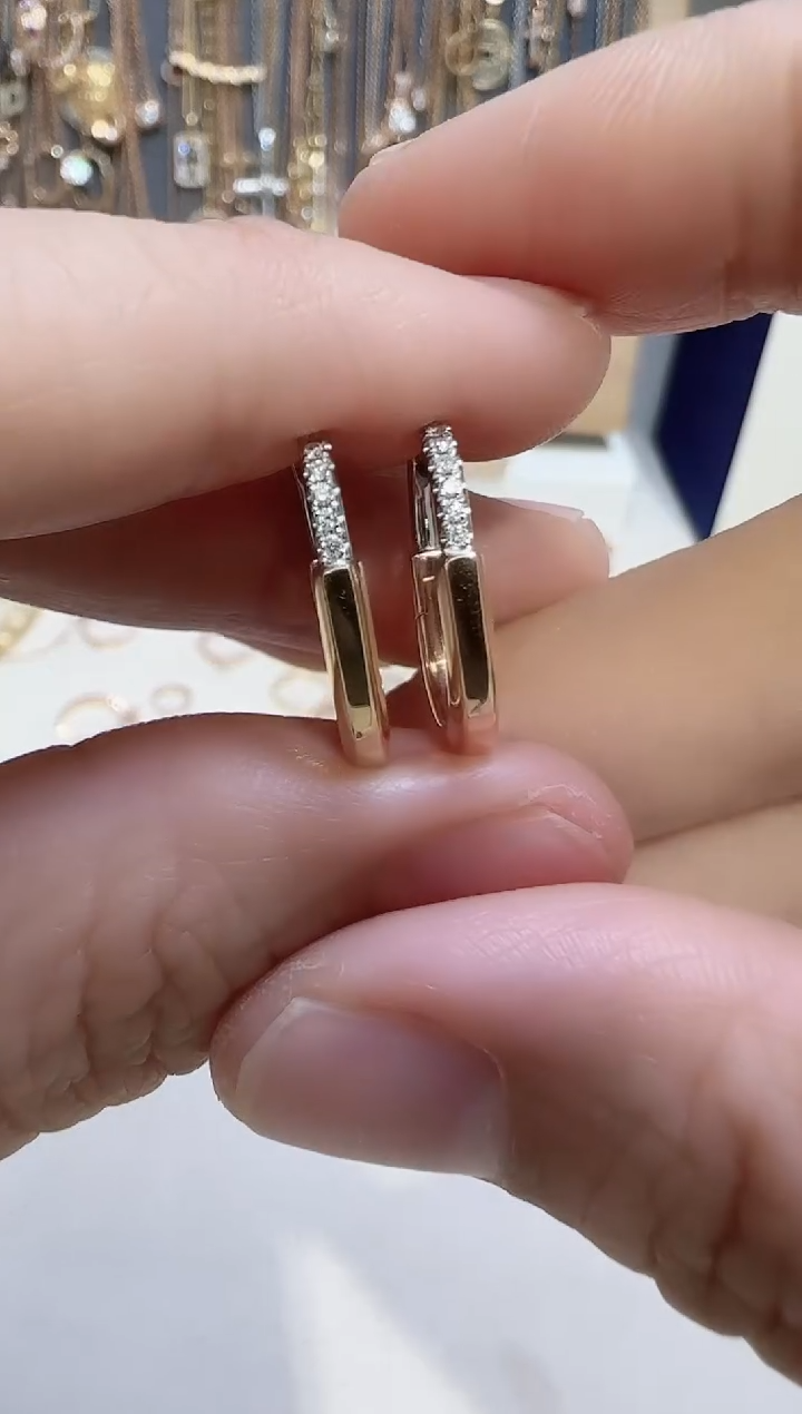 【闪购商品】钻石耳饰18K金镶嵌多样性发货发其一