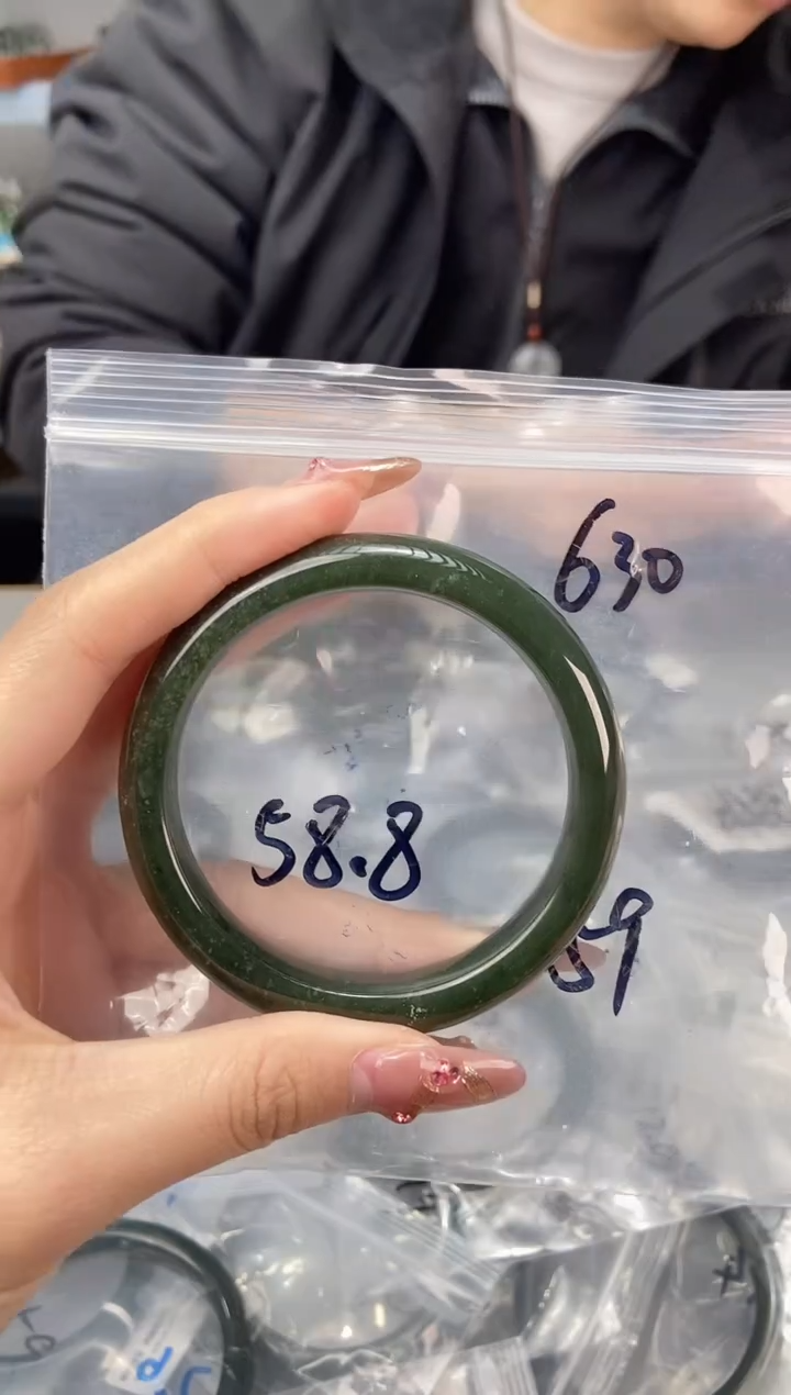 【闪购商品】和田玉手镯未镶嵌和田玉手镯630