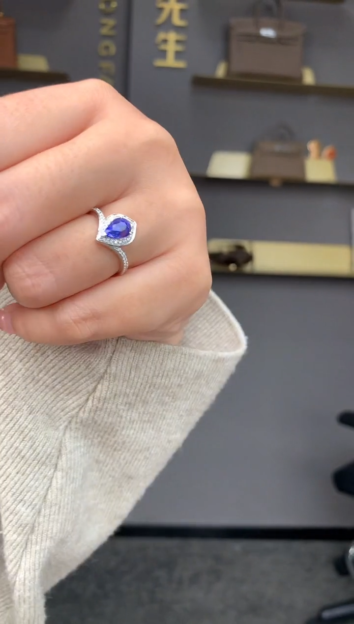 【闪购商品】彩色蓝宝石戒指18K金镶嵌1.5ct彩蓝宝戒指