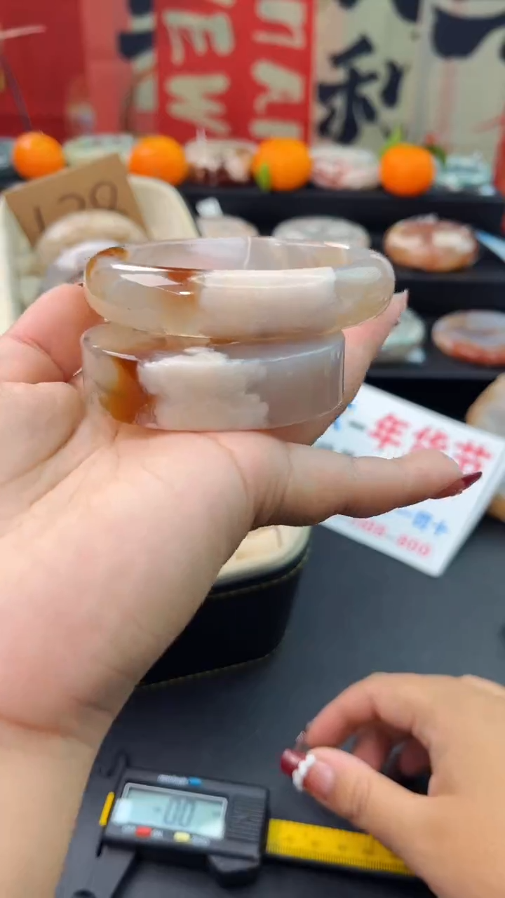 【闪购商品】石英质玉手镯未镶嵌赠送镯心（62圈口）