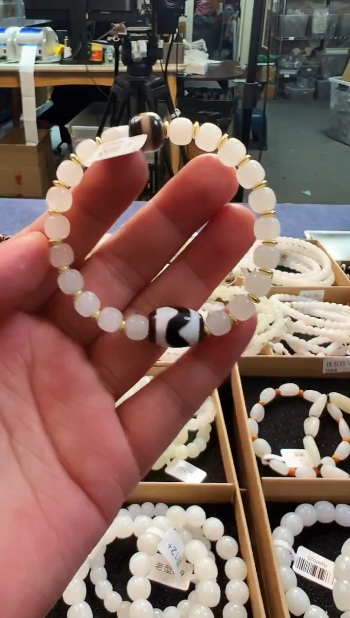 未镶嵌手串玛瑙/玉髓（覆膜）8+