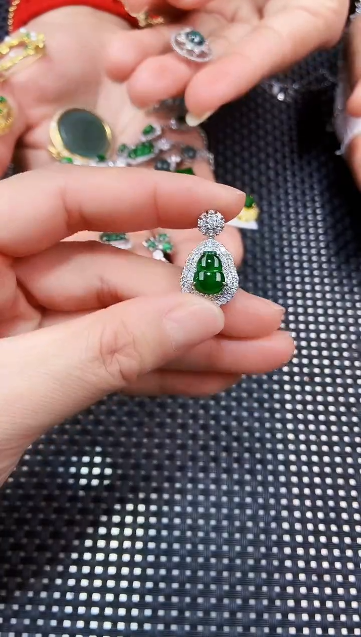 【闪购商品】翡翠吊坠(不含链)未镶嵌111111111