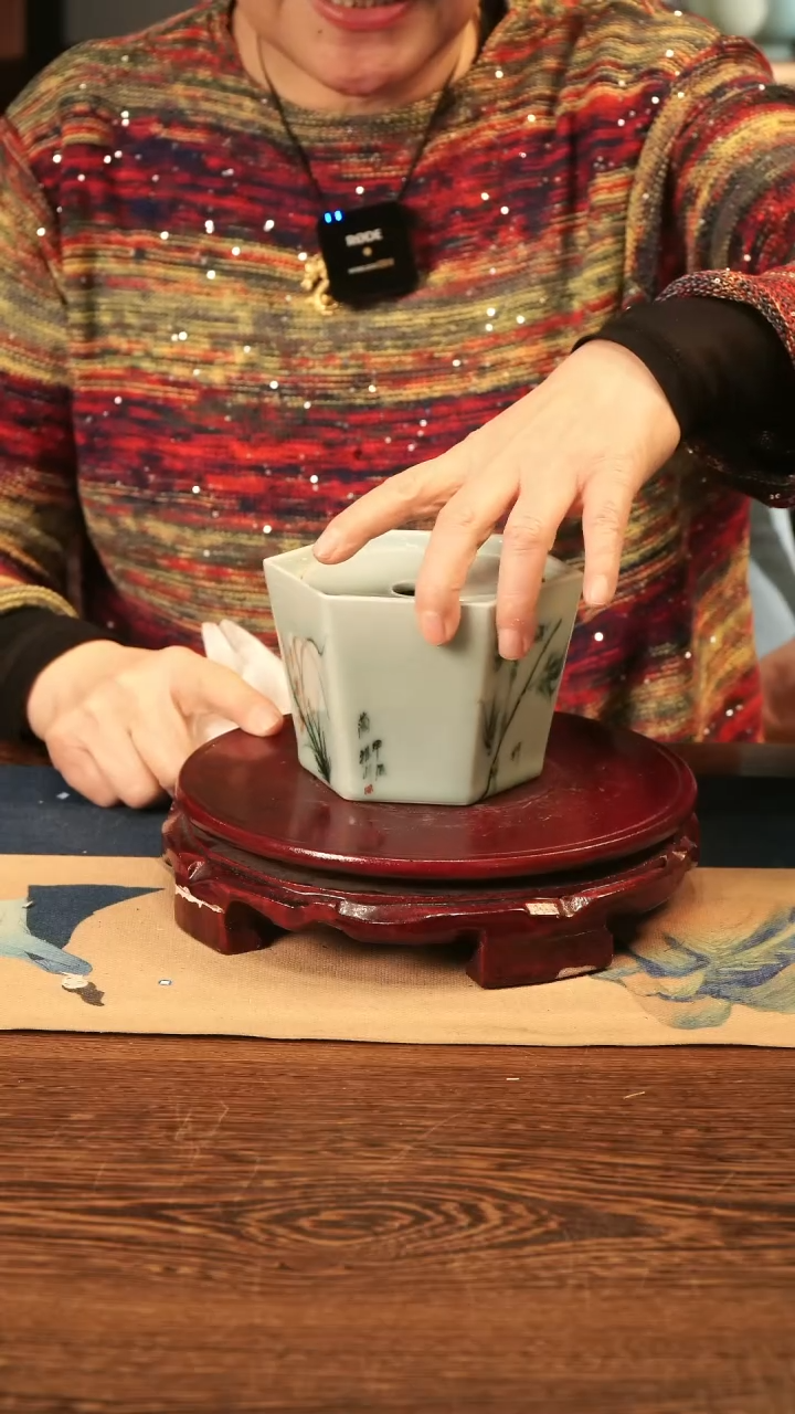 【闪购商品】釉中彩 六方建水（梅兰竹