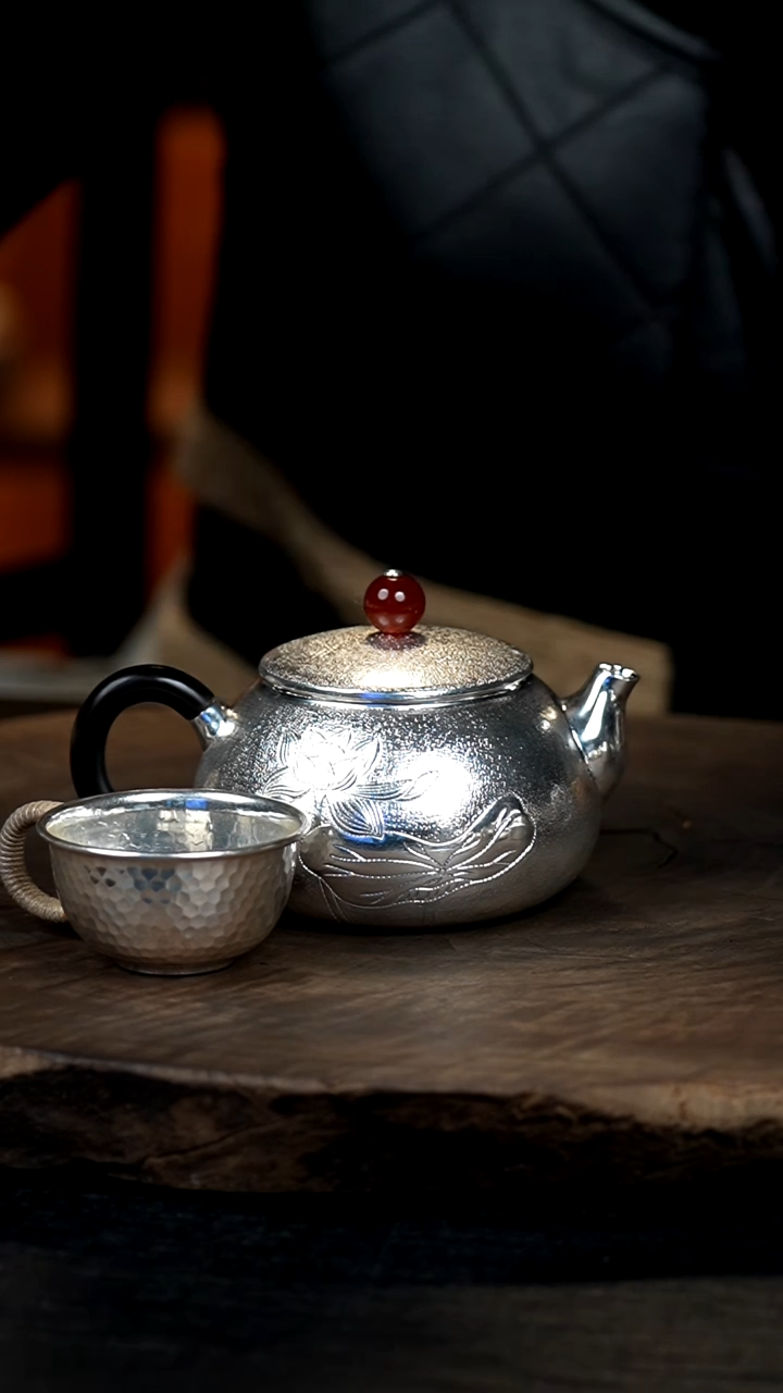 【闪购商品】手工荷花银壶+配1银杯