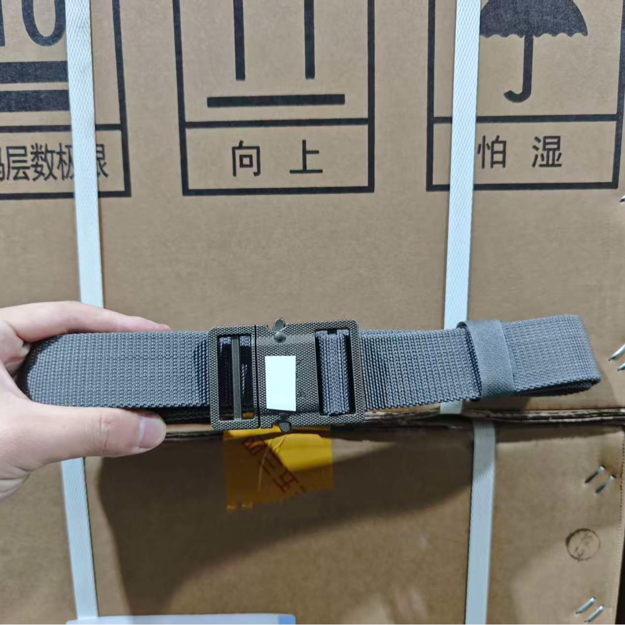 成人休闲风腰带松紧带扣男编织灰色锌合金快拆腰带