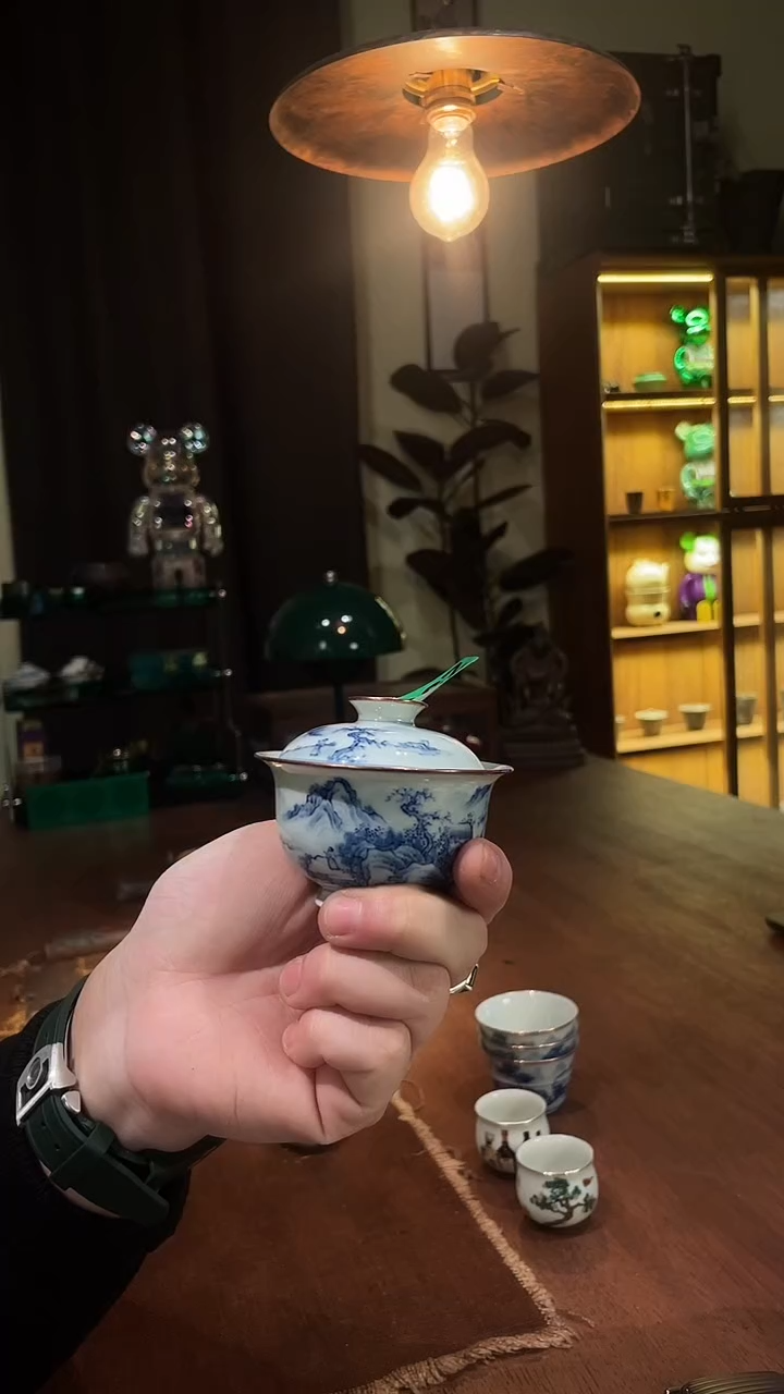 包铜青花山水盖碗..253